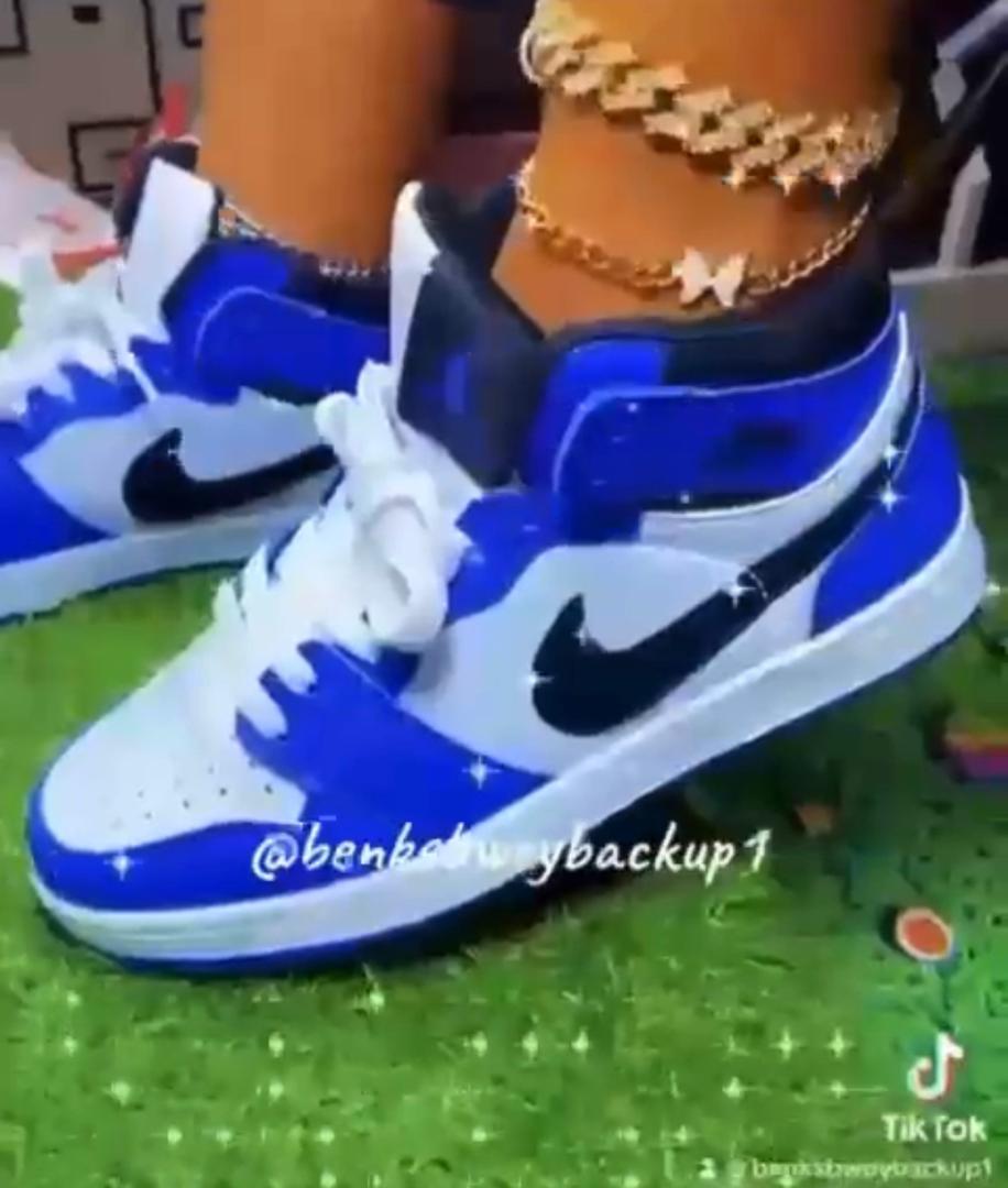 Sneaker 26 Sneaker pair for couples or lovers